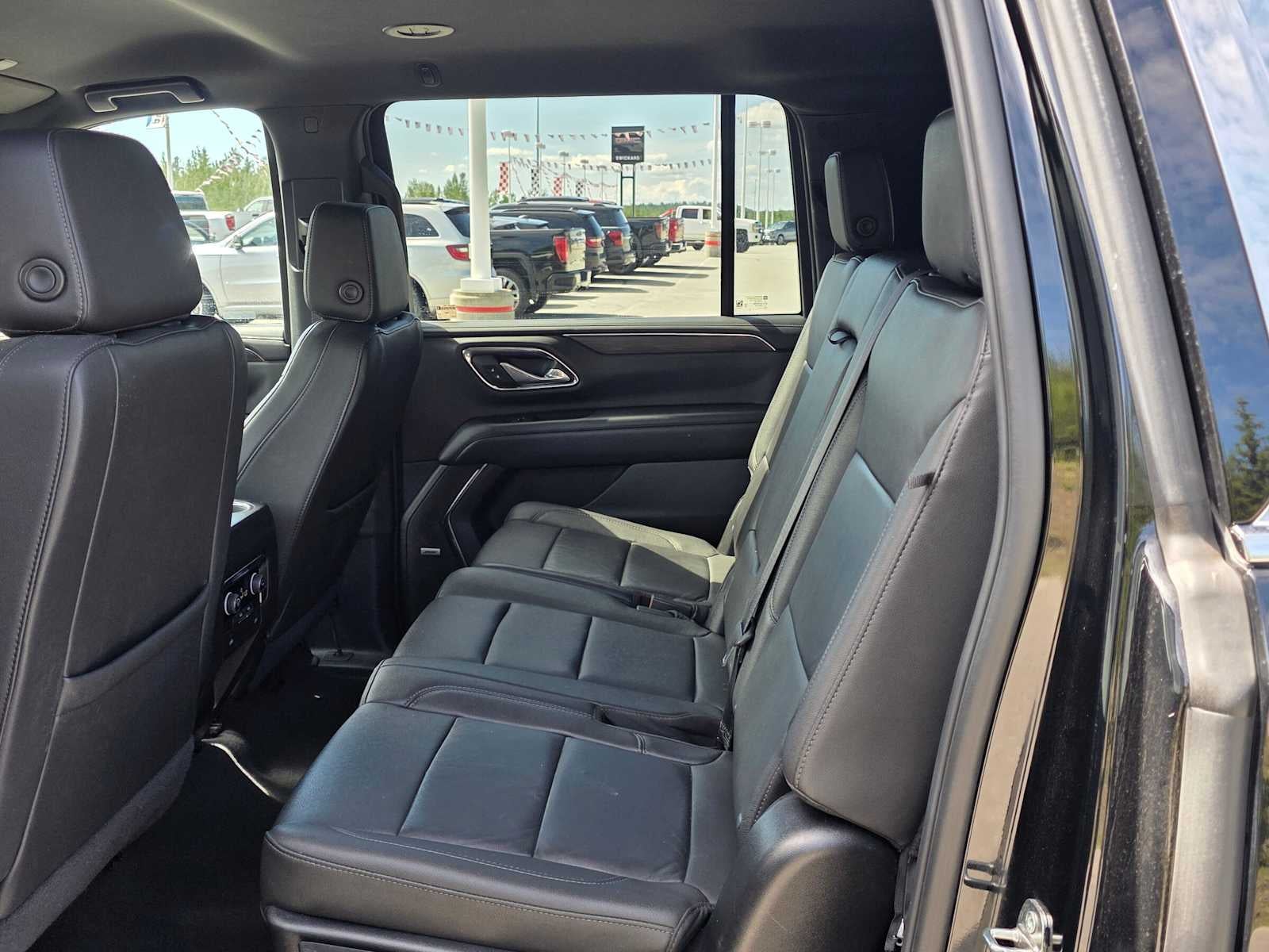 2024 Chevrolet Suburban LT