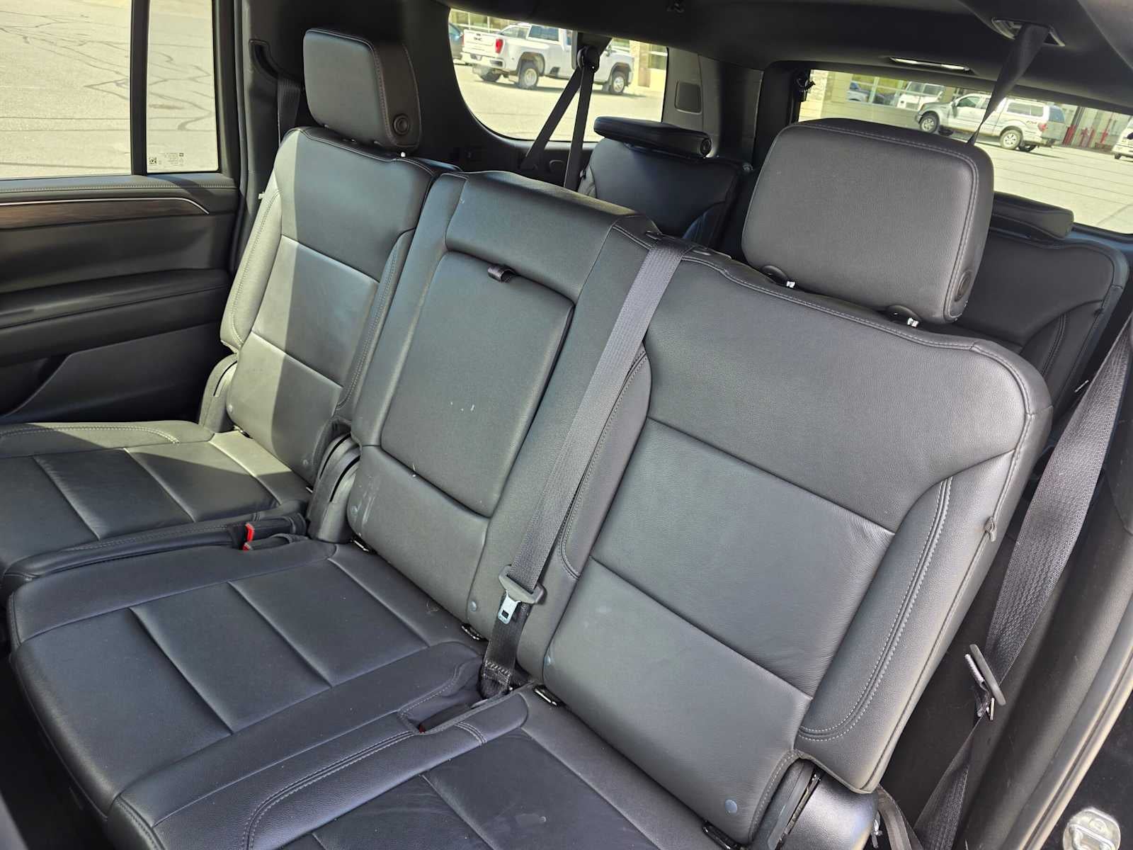 2024 Chevrolet Suburban LT
