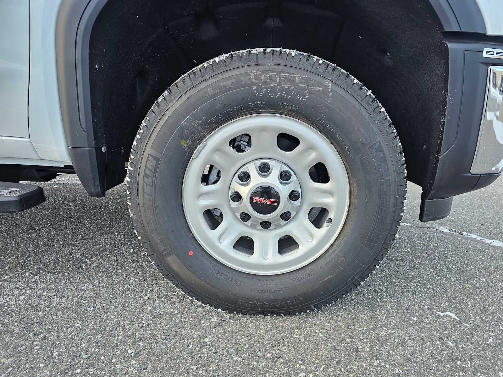 2025 GMC Sierra 2500HD Pro