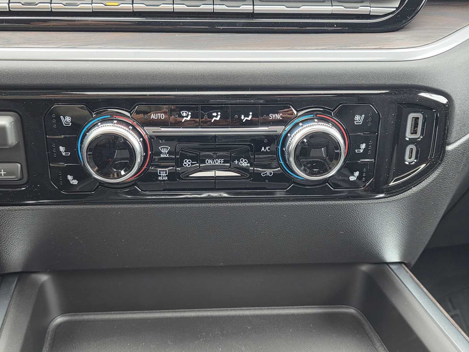 2026 GMC Sierra 2500HD SLT
