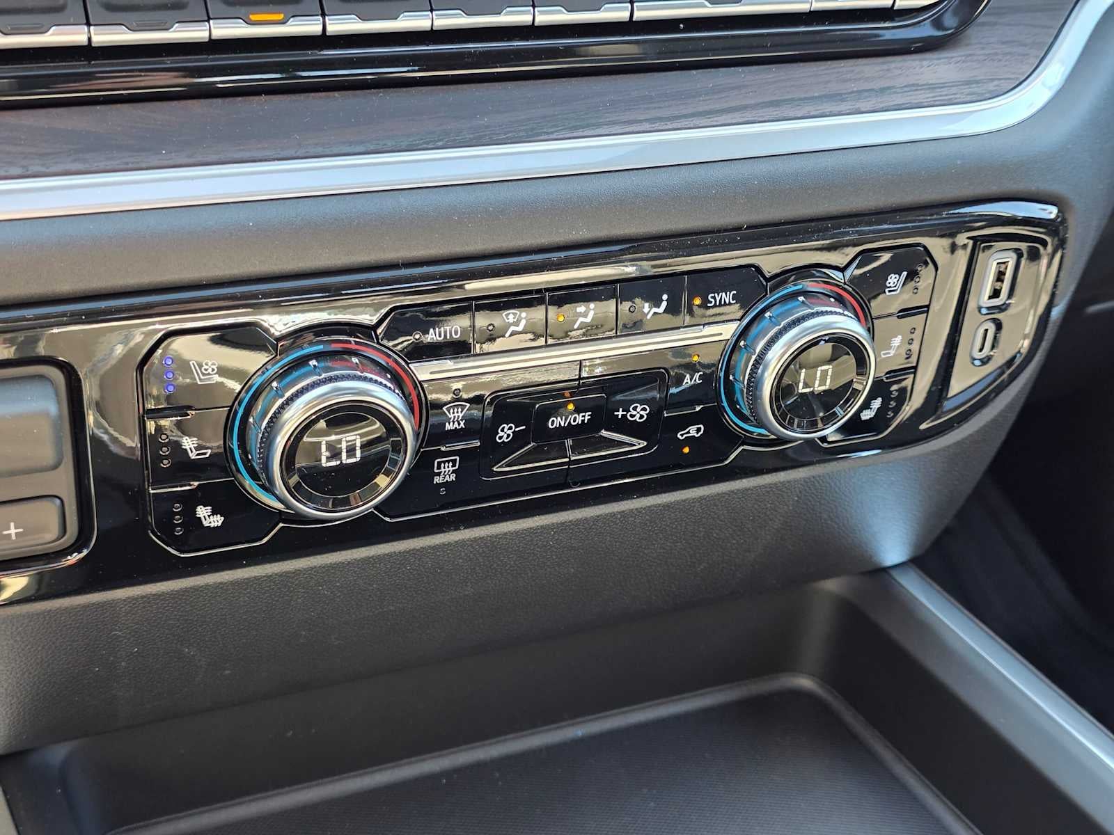 2026 GMC Sierra 2500HD SLT