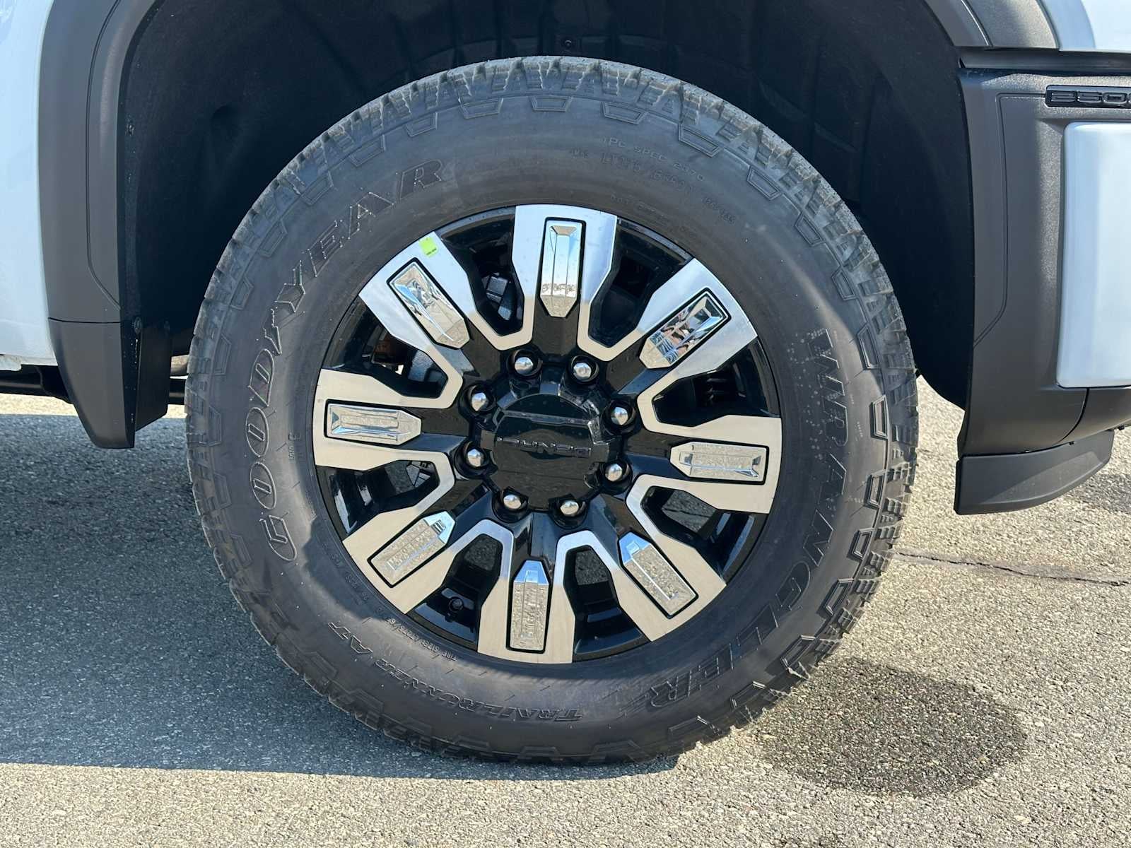 2026 GMC Sierra 2500HD Denali