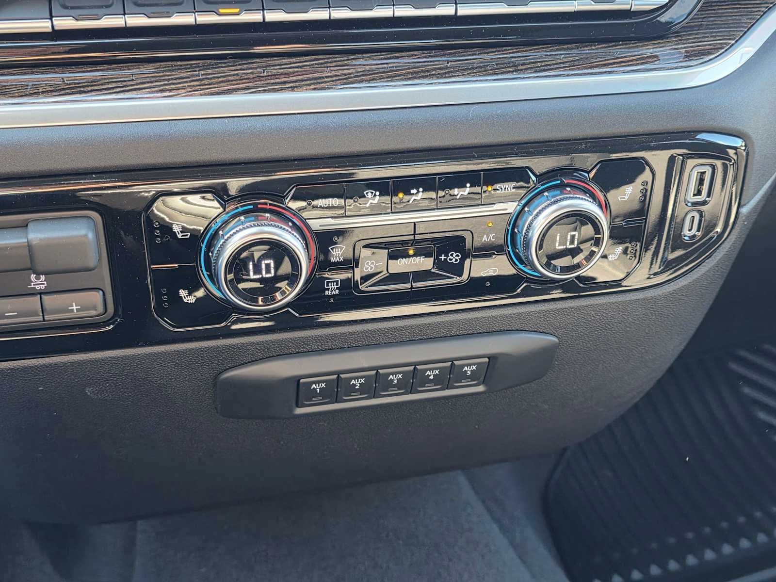 2026 GMC Sierra 3500HD SLE