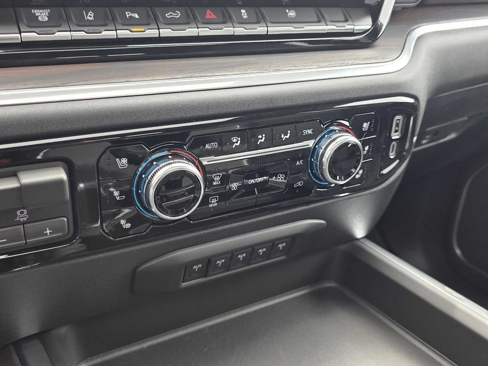 2026 GMC Sierra 3500HD SLT