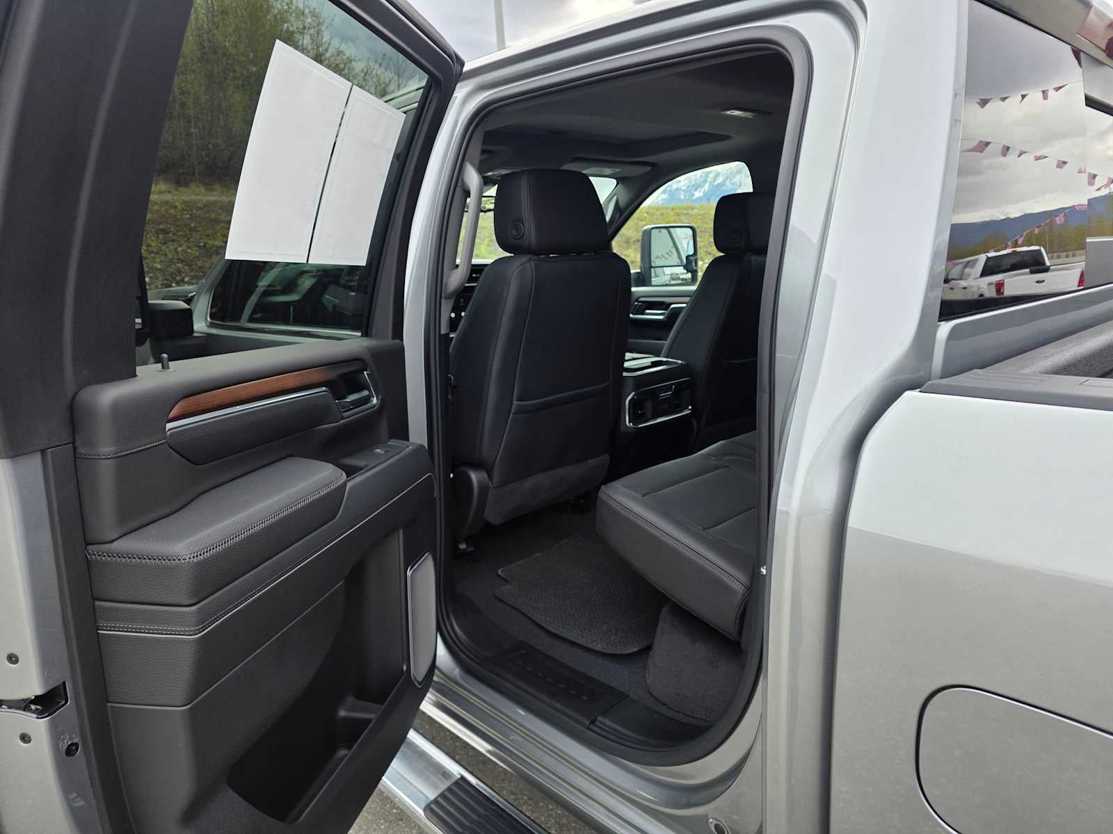 2025 GMC Sierra 3500HD Denali