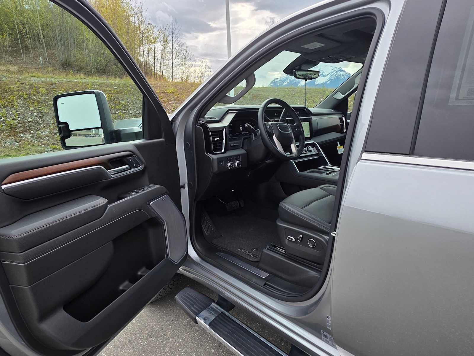 2025 GMC Sierra 3500HD Denali