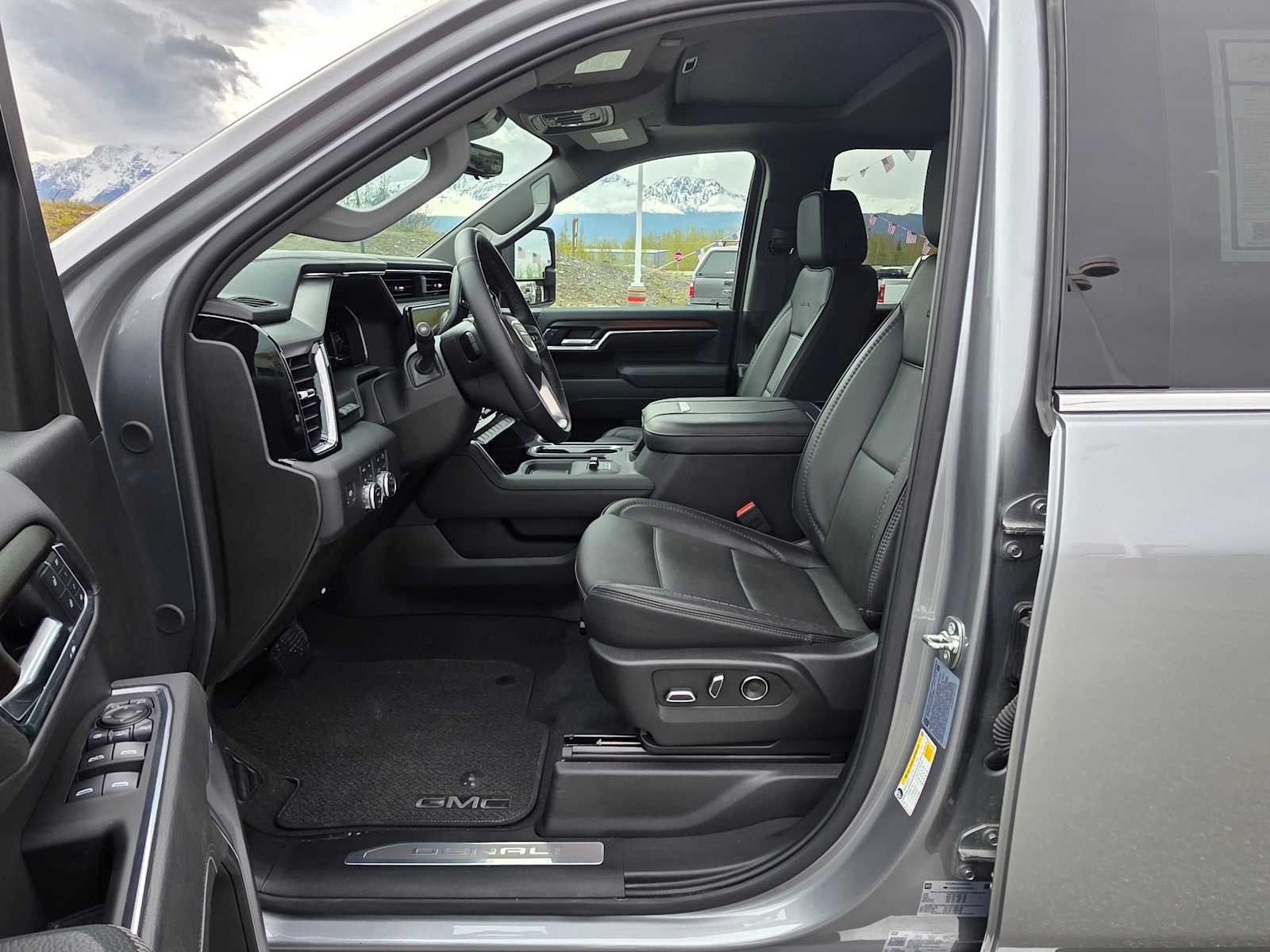 2025 GMC Sierra 3500HD Denali