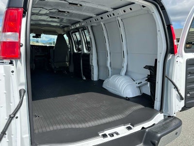 2025 GMC Savana Base