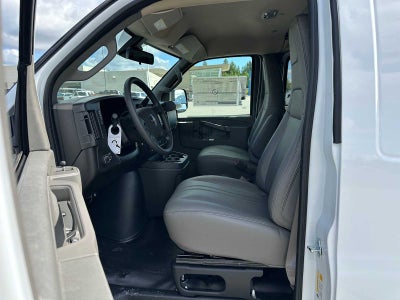 2025 GMC Savana Base