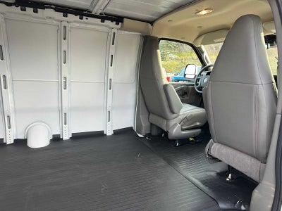 2025 GMC Savana Base