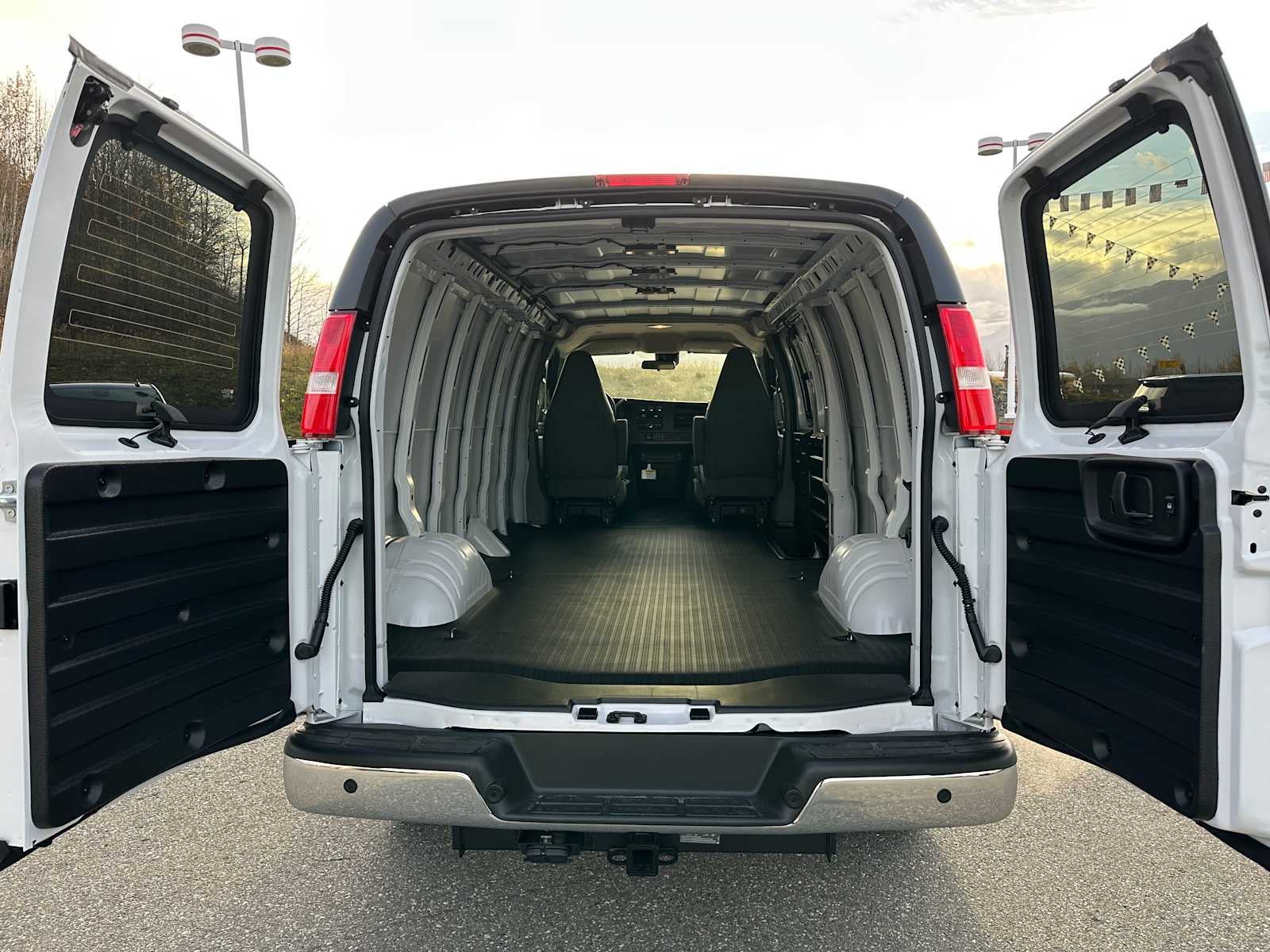 2025 GMC Savana Base