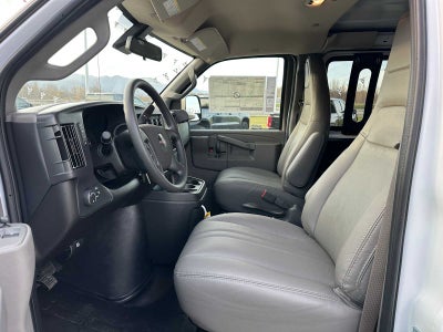 2025 GMC Savana Base