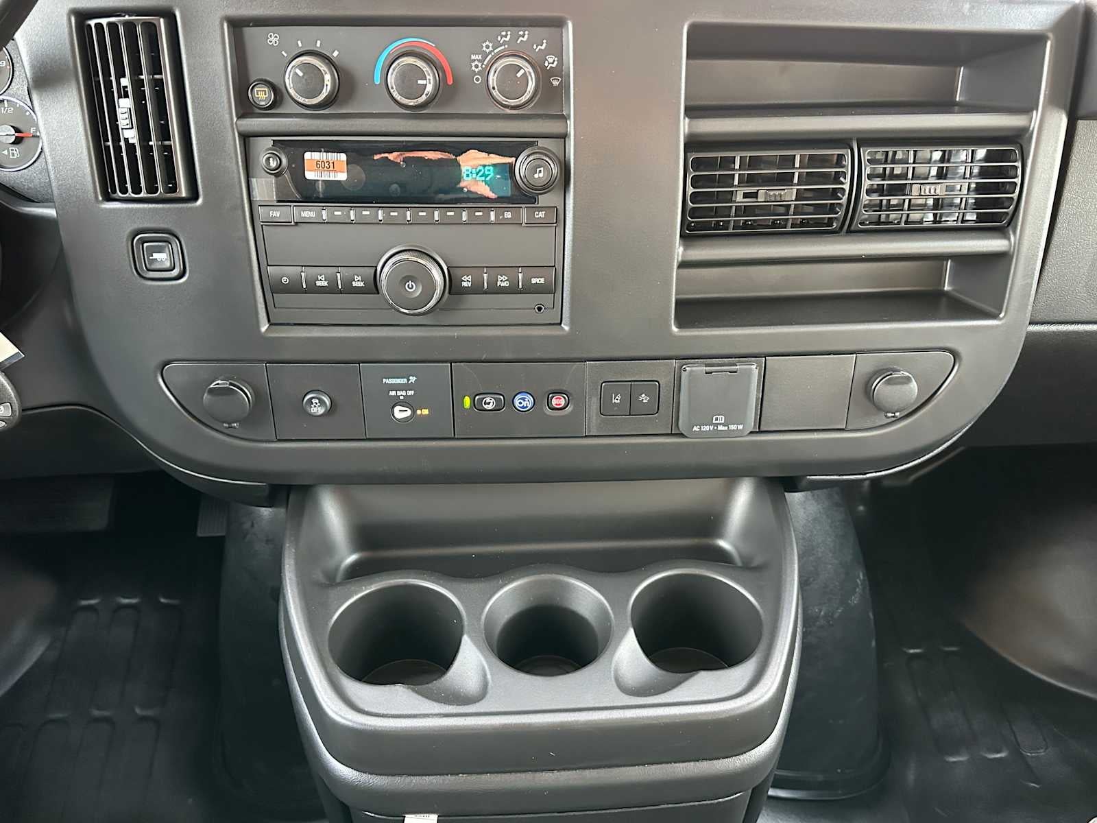 2025 GMC Savana Base