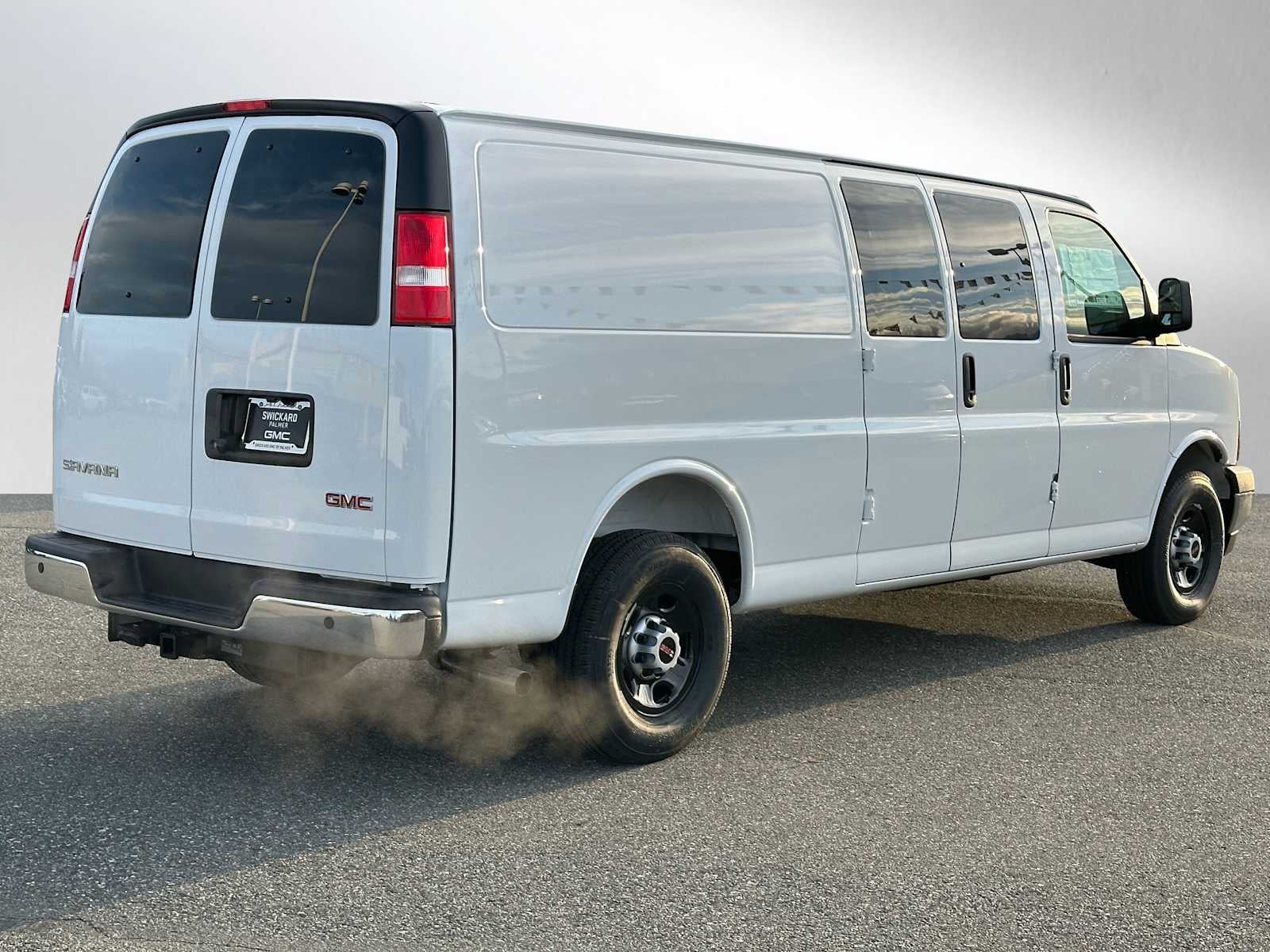 2025 GMC Savana Base