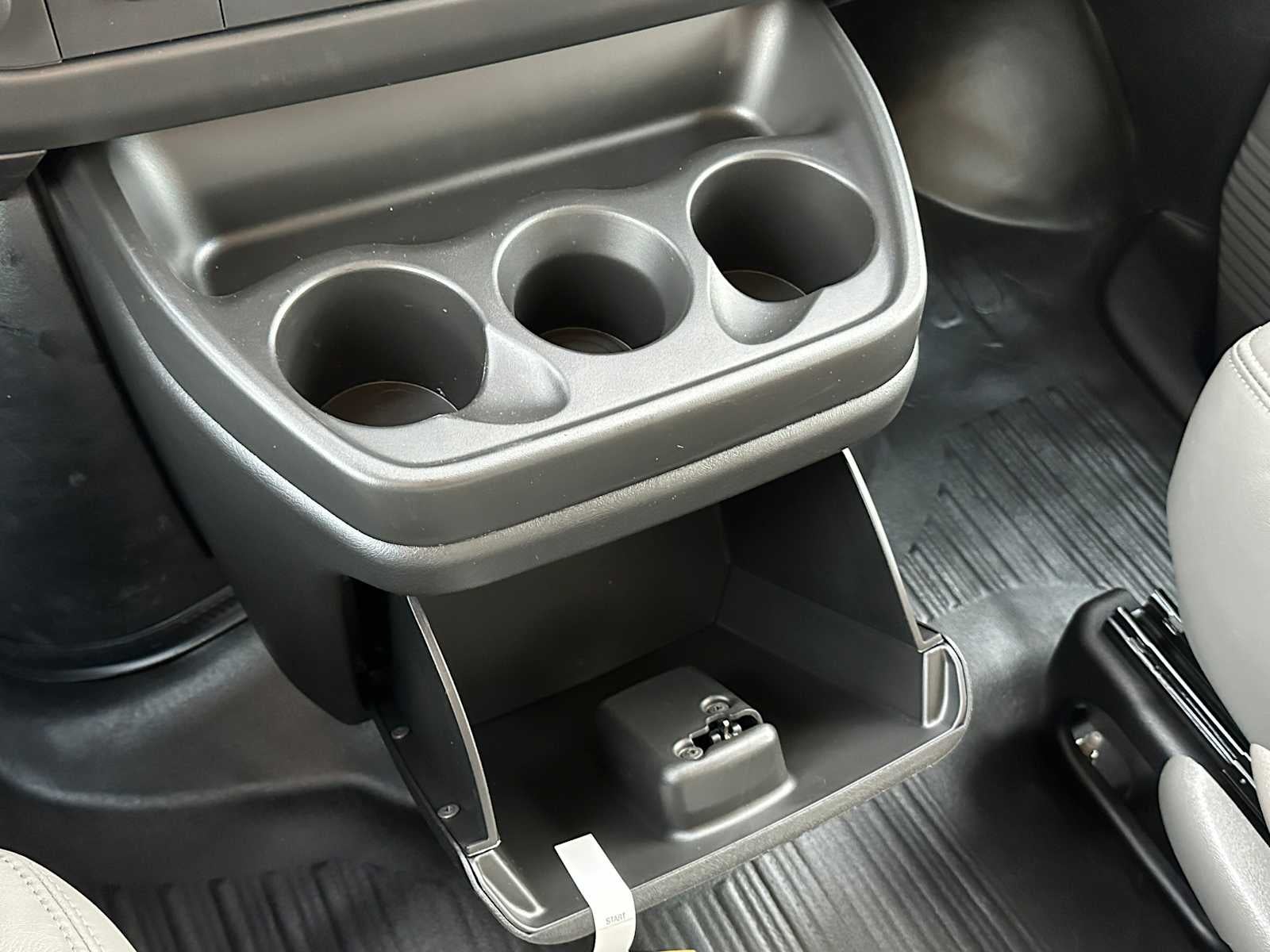 2025 GMC Savana Base