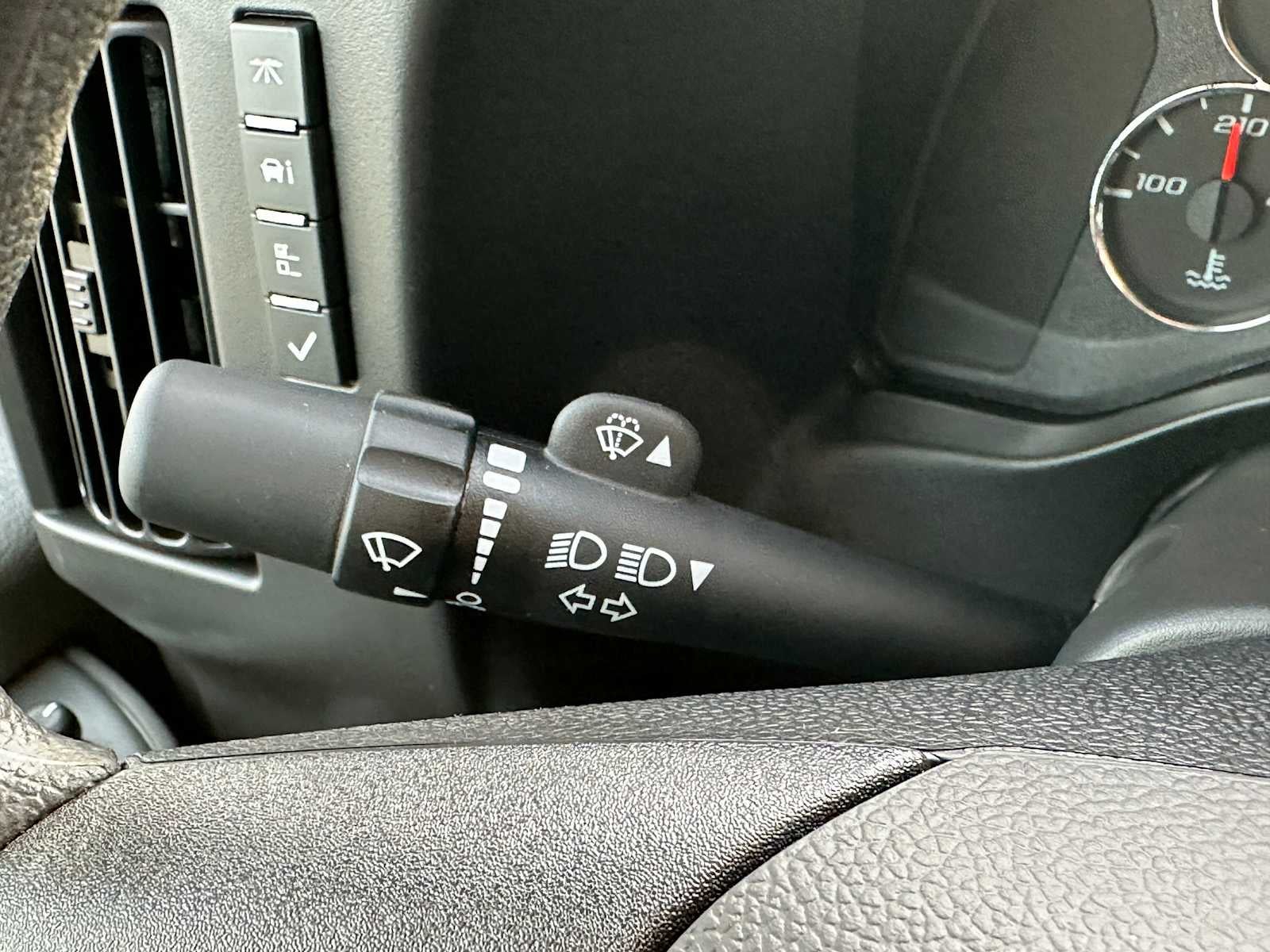 2025 GMC Savana Base