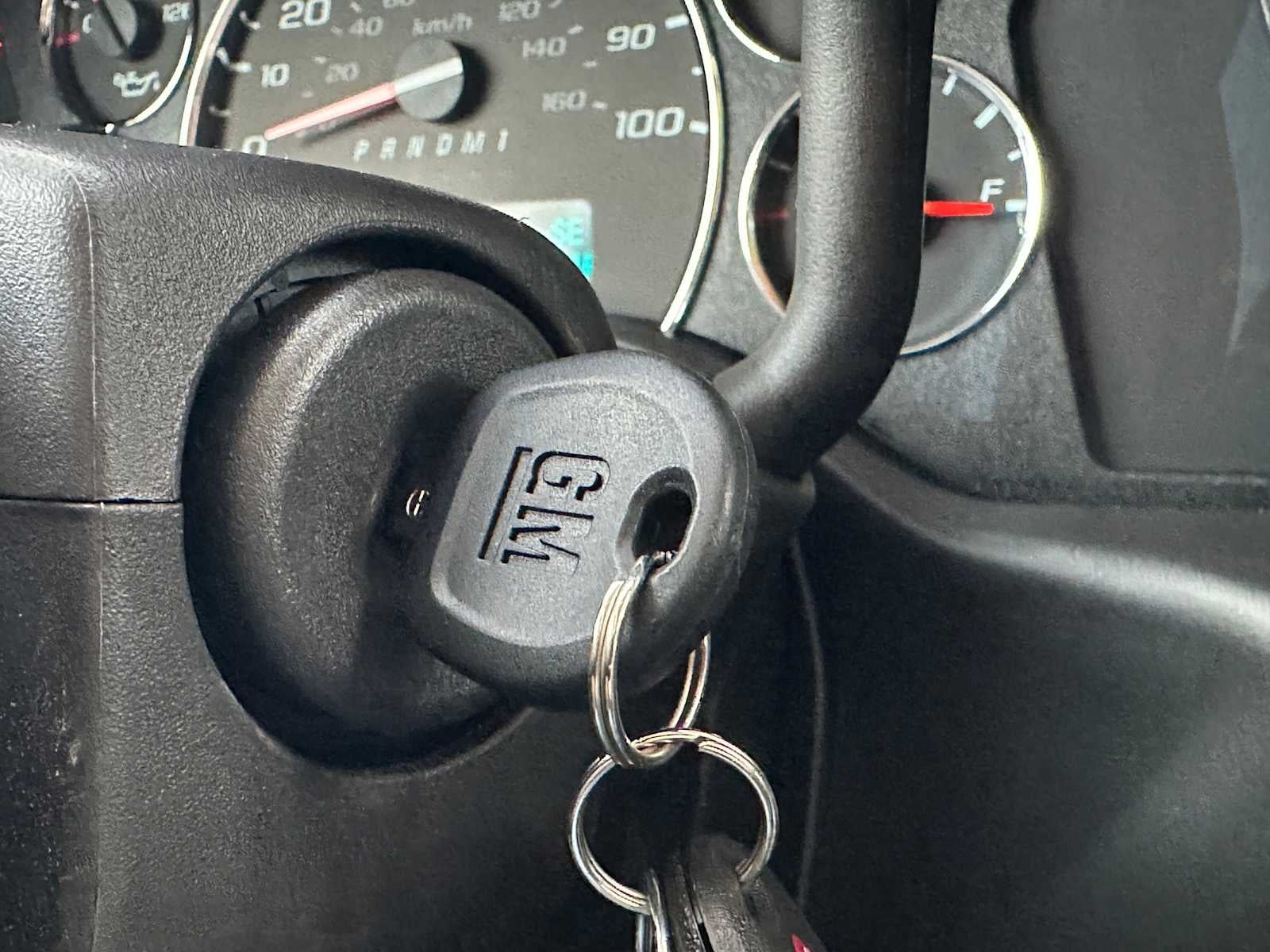 2025 GMC Savana Base