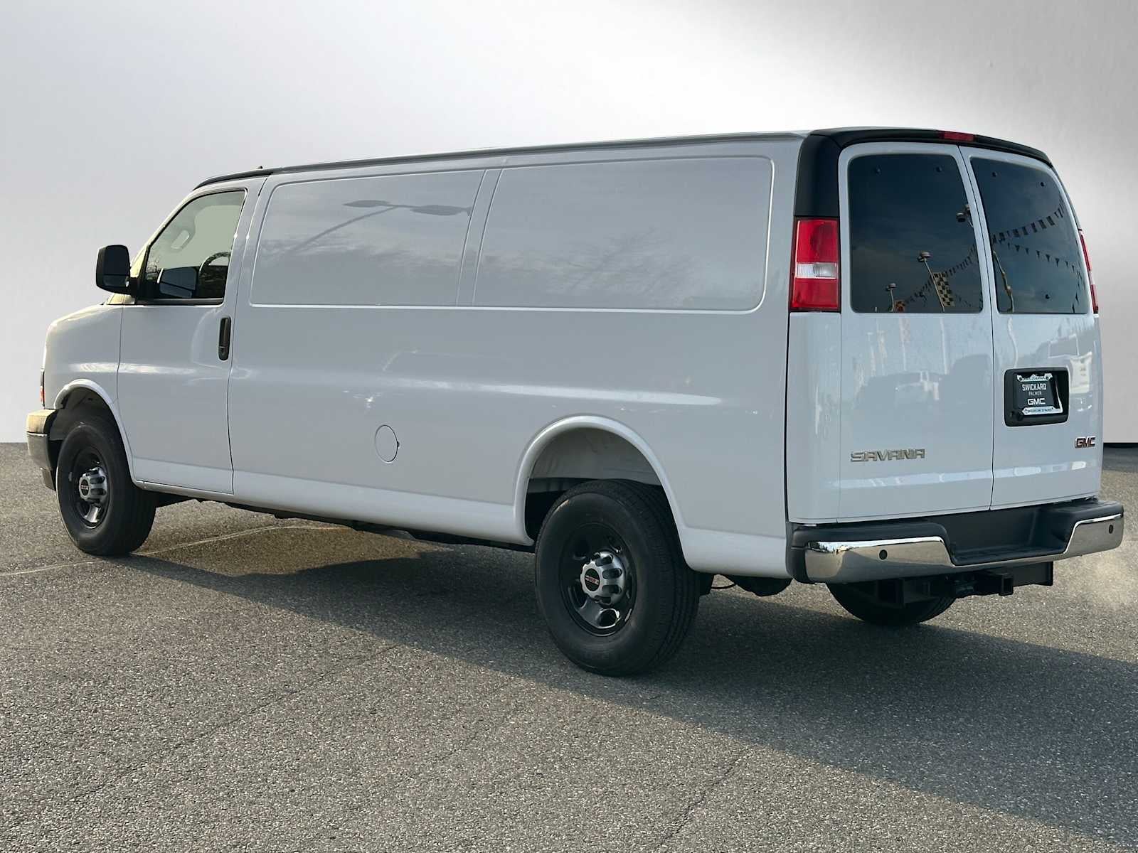 2025 GMC Savana Base