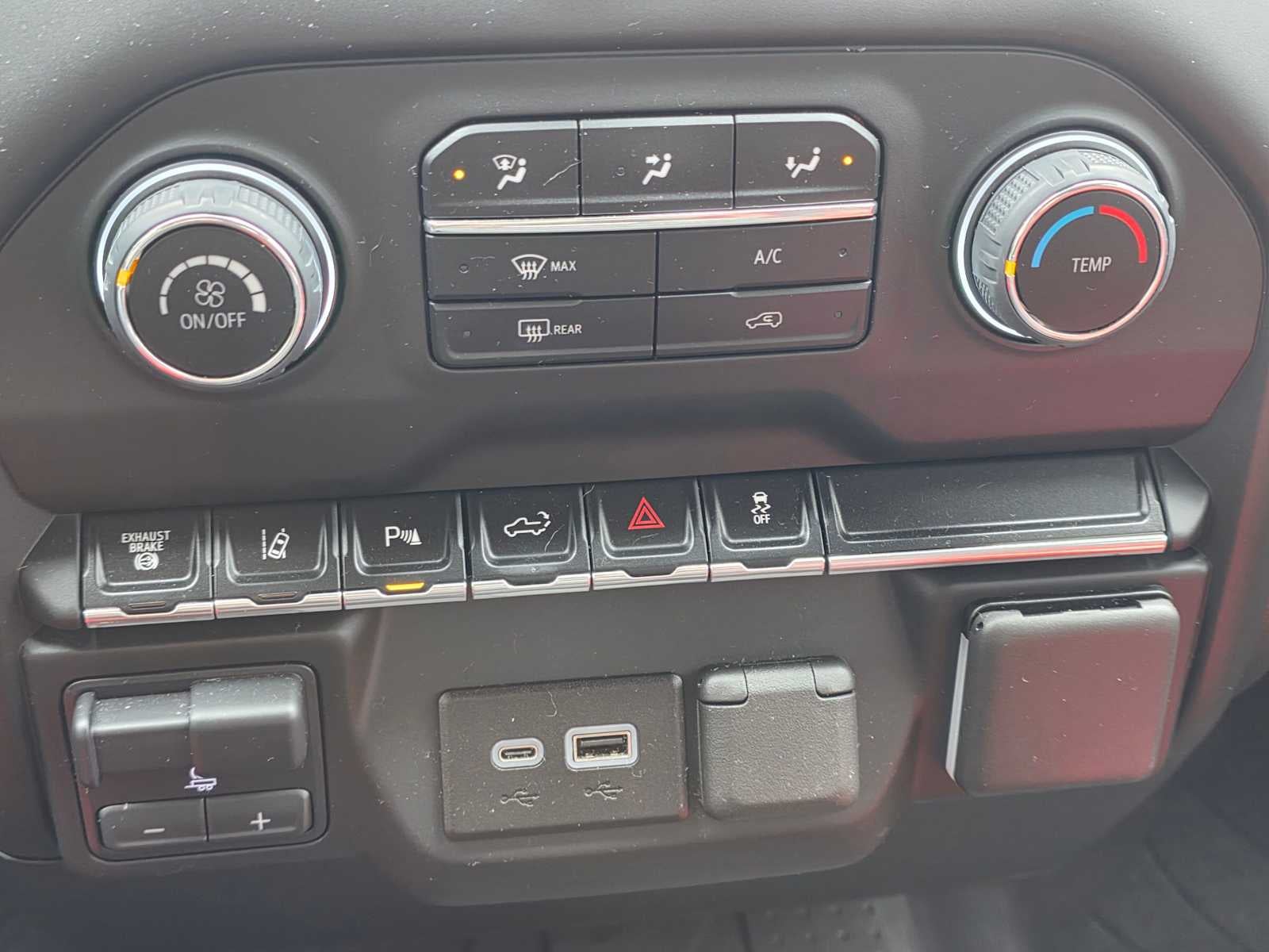 2024 Chevrolet Silverado 2500HD Custom