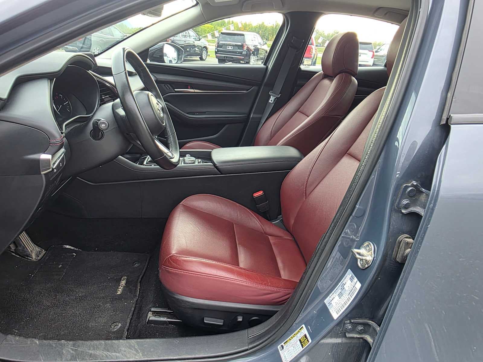 2024 Mazda Mazda3 Sedan 2.5 S Carbon Edition