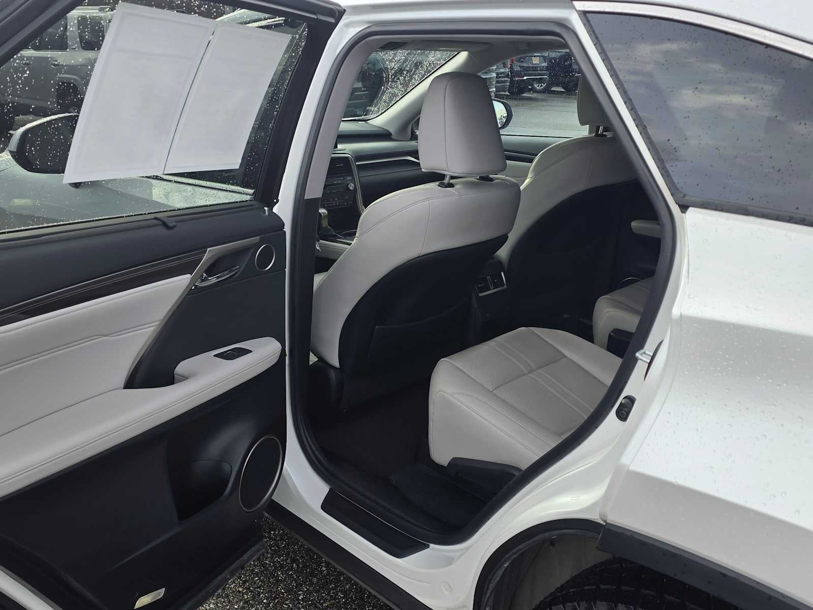 2022 Lexus RX 450hL Luxury