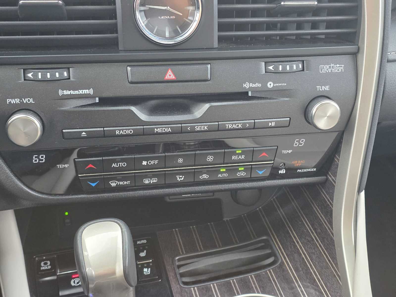 2022 Lexus RX 450hL Luxury