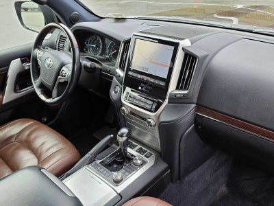 2016 Toyota Land Cruiser Base