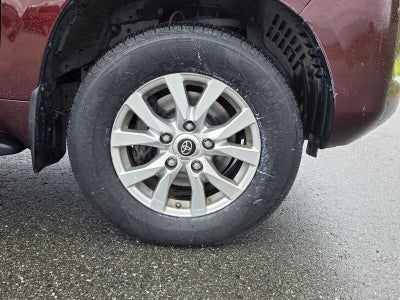 2016 Toyota Land Cruiser Base