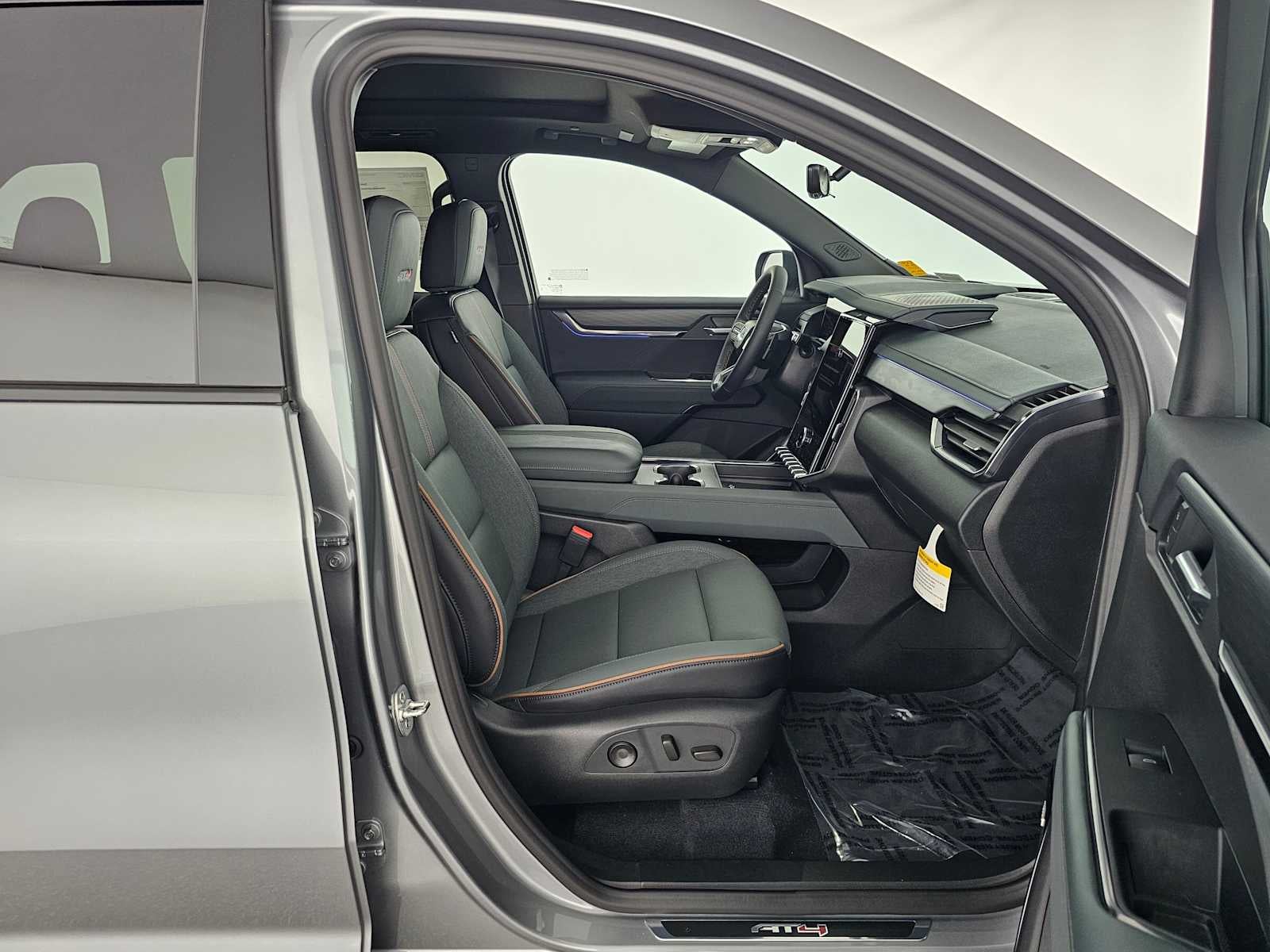 2026 GMC Acadia AWD AT4