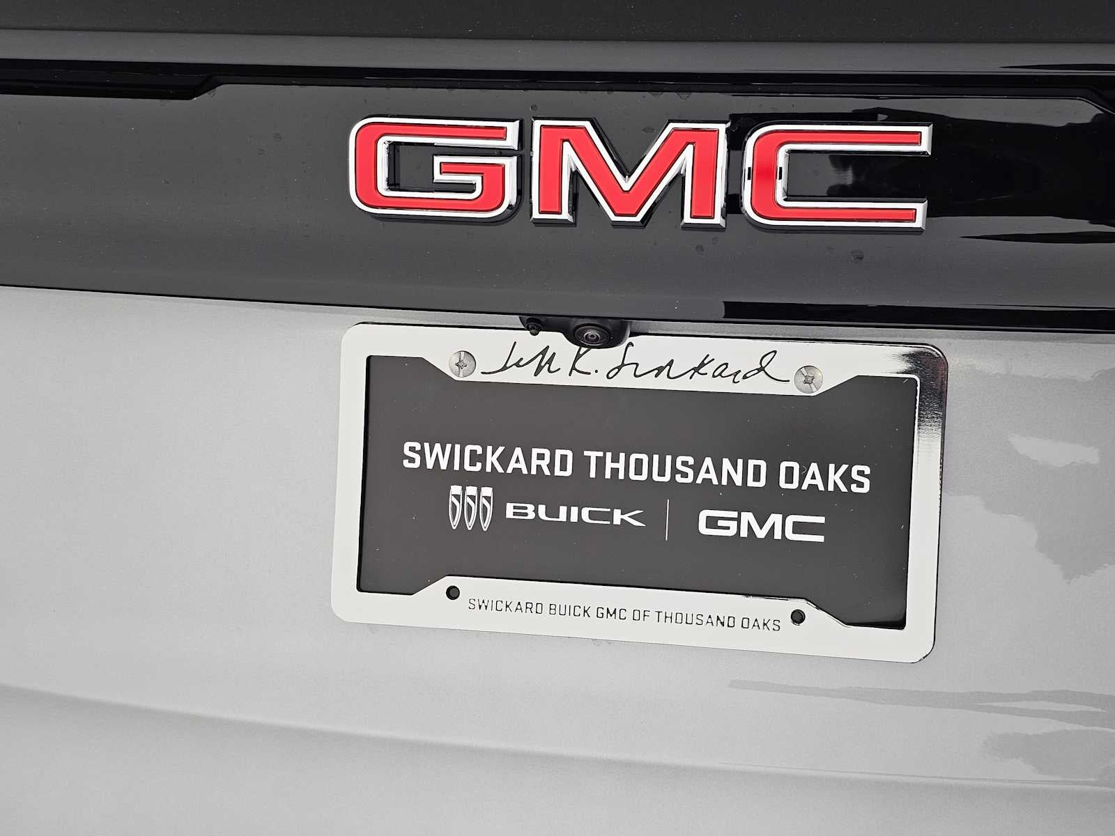 2026 GMC Acadia AWD AT4