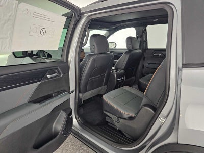 2026 GMC Acadia AWD AT4