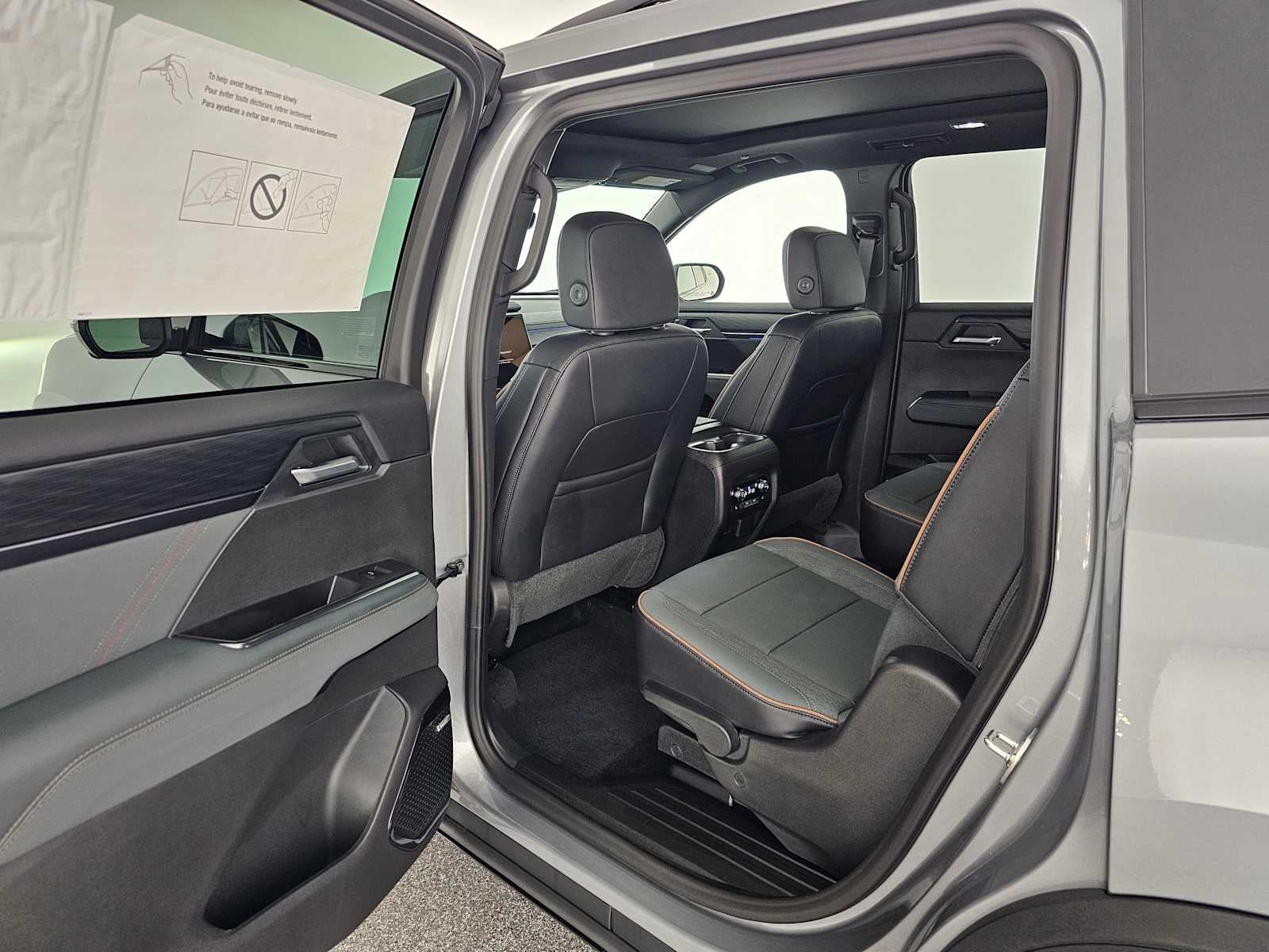 2026 GMC Acadia AWD AT4