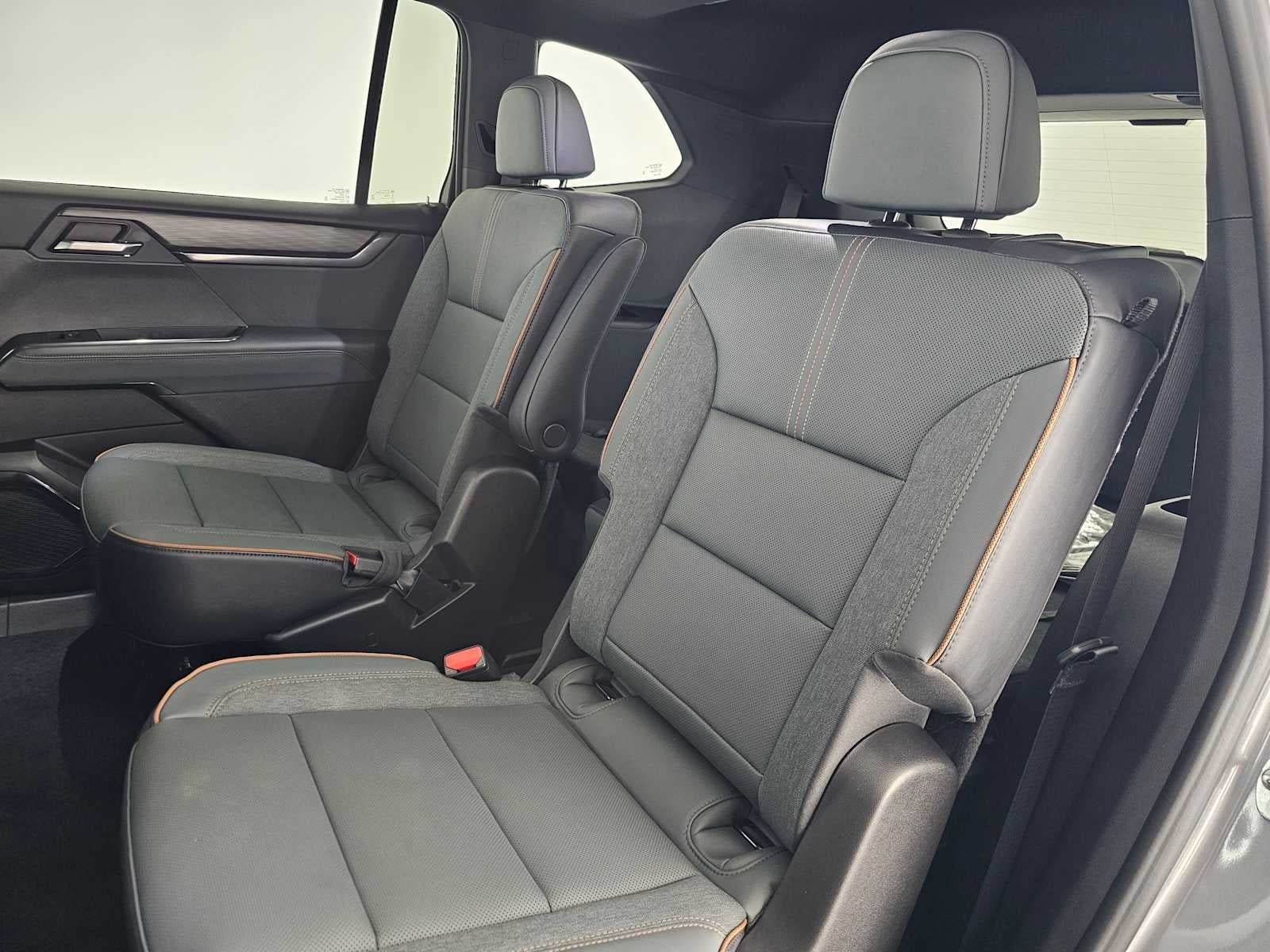 2026 GMC Acadia AWD AT4