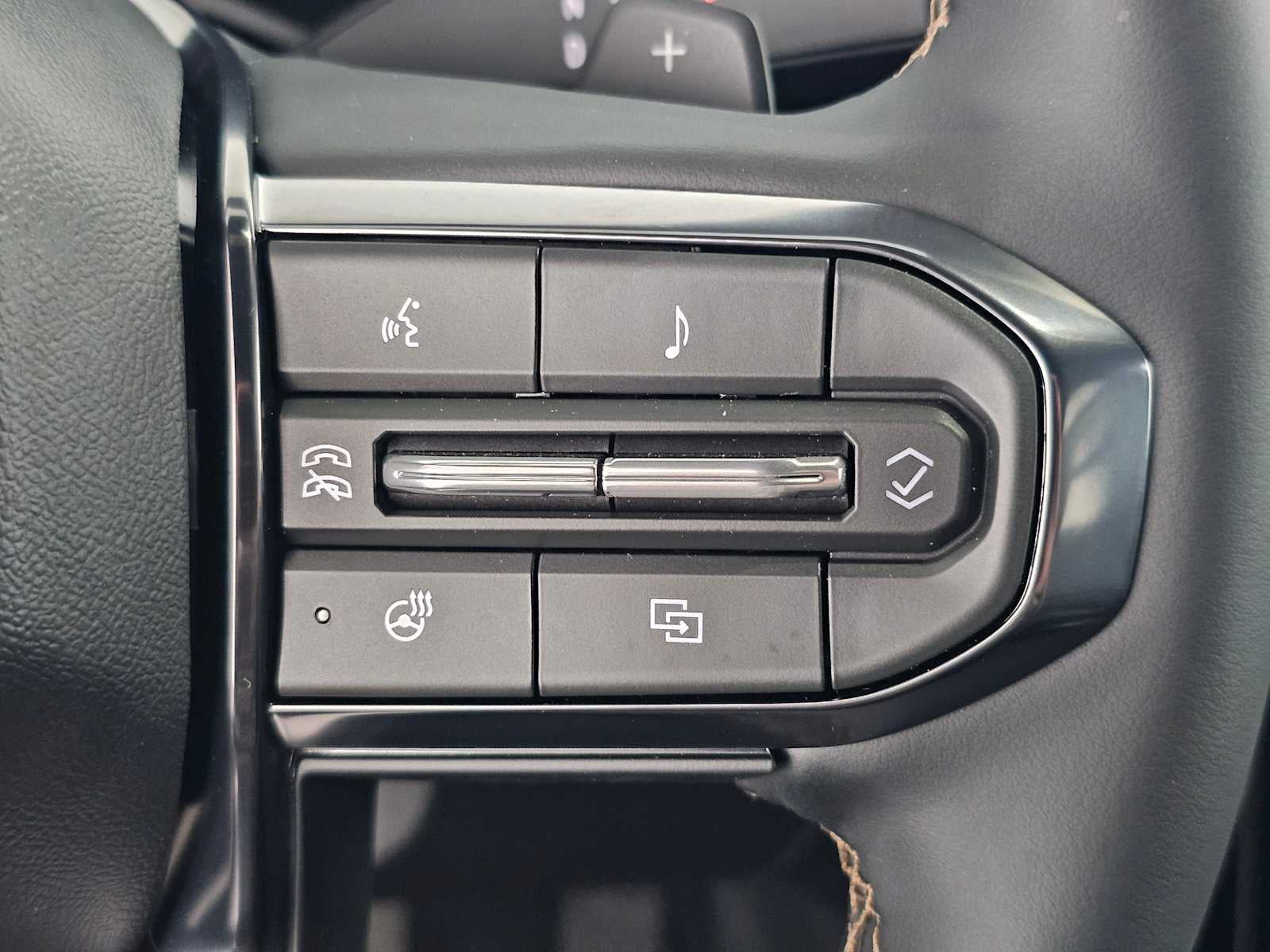 2026 GMC Acadia AWD AT4