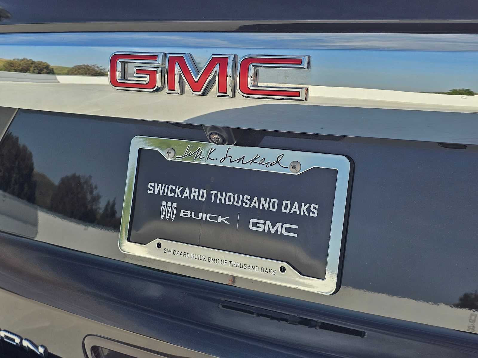 2023 GMC Yukon SLT