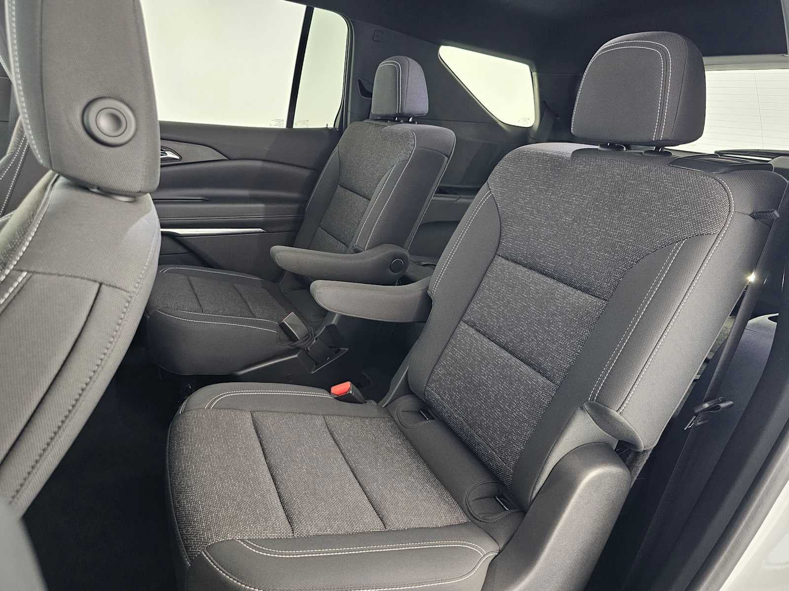 2025 Chevrolet Traverse FWD LT