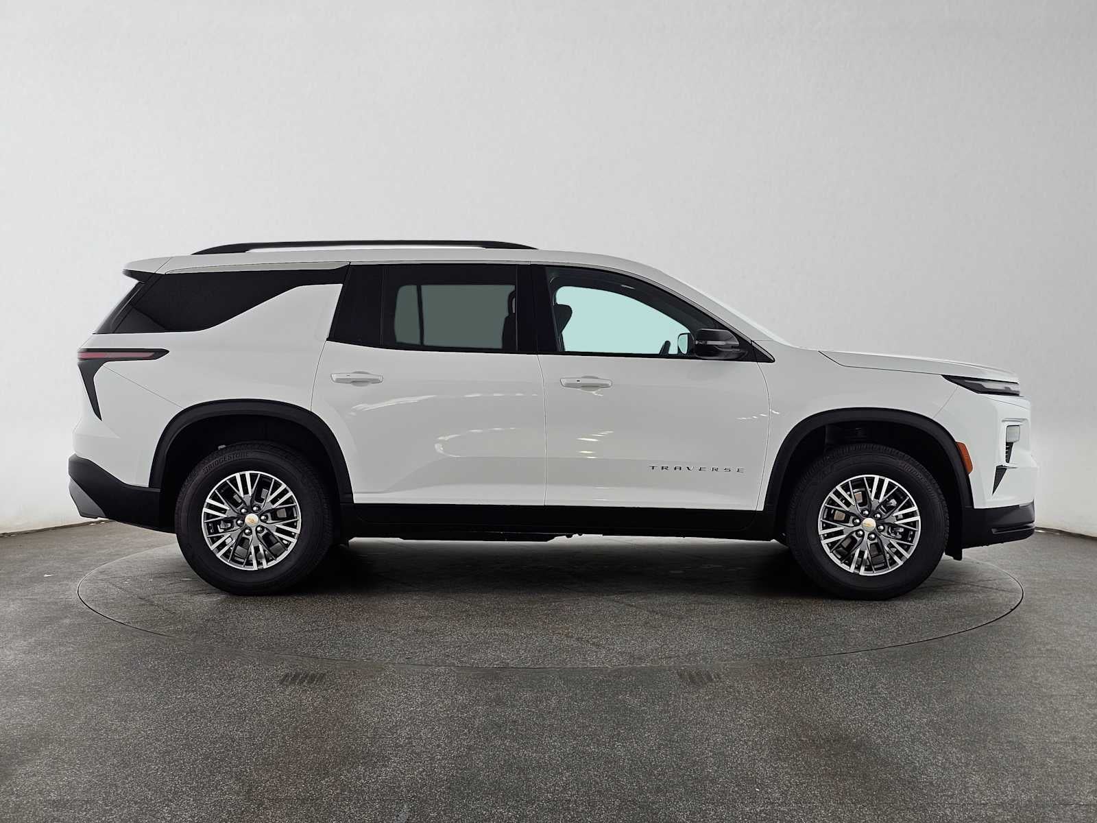 2025 Chevrolet Traverse FWD LT