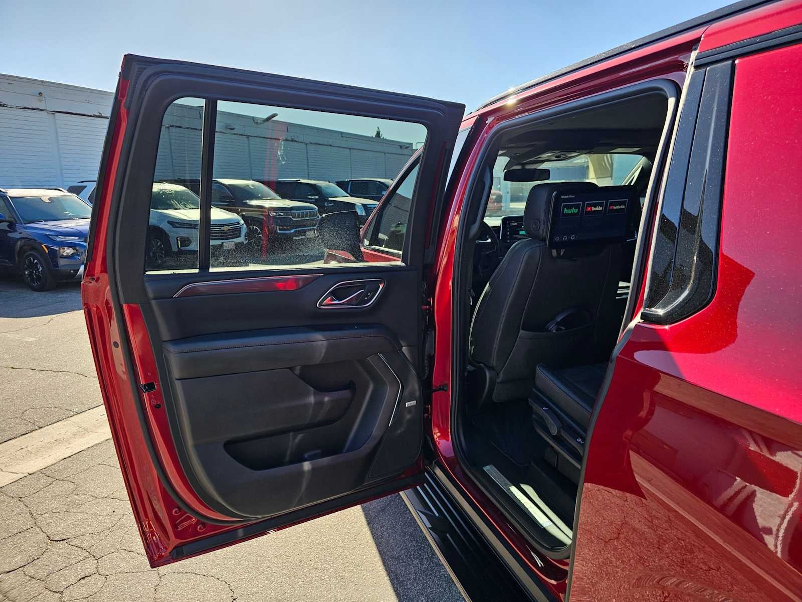 2024 Chevrolet Suburban RST