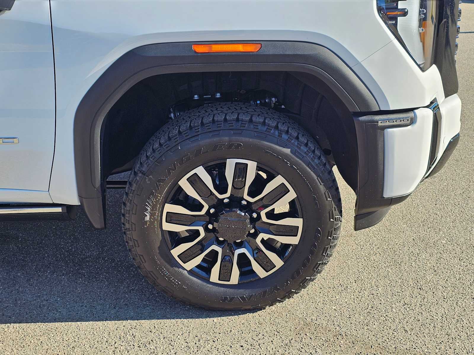 2025 GMC Sierra 2500HD Denali Ultimate