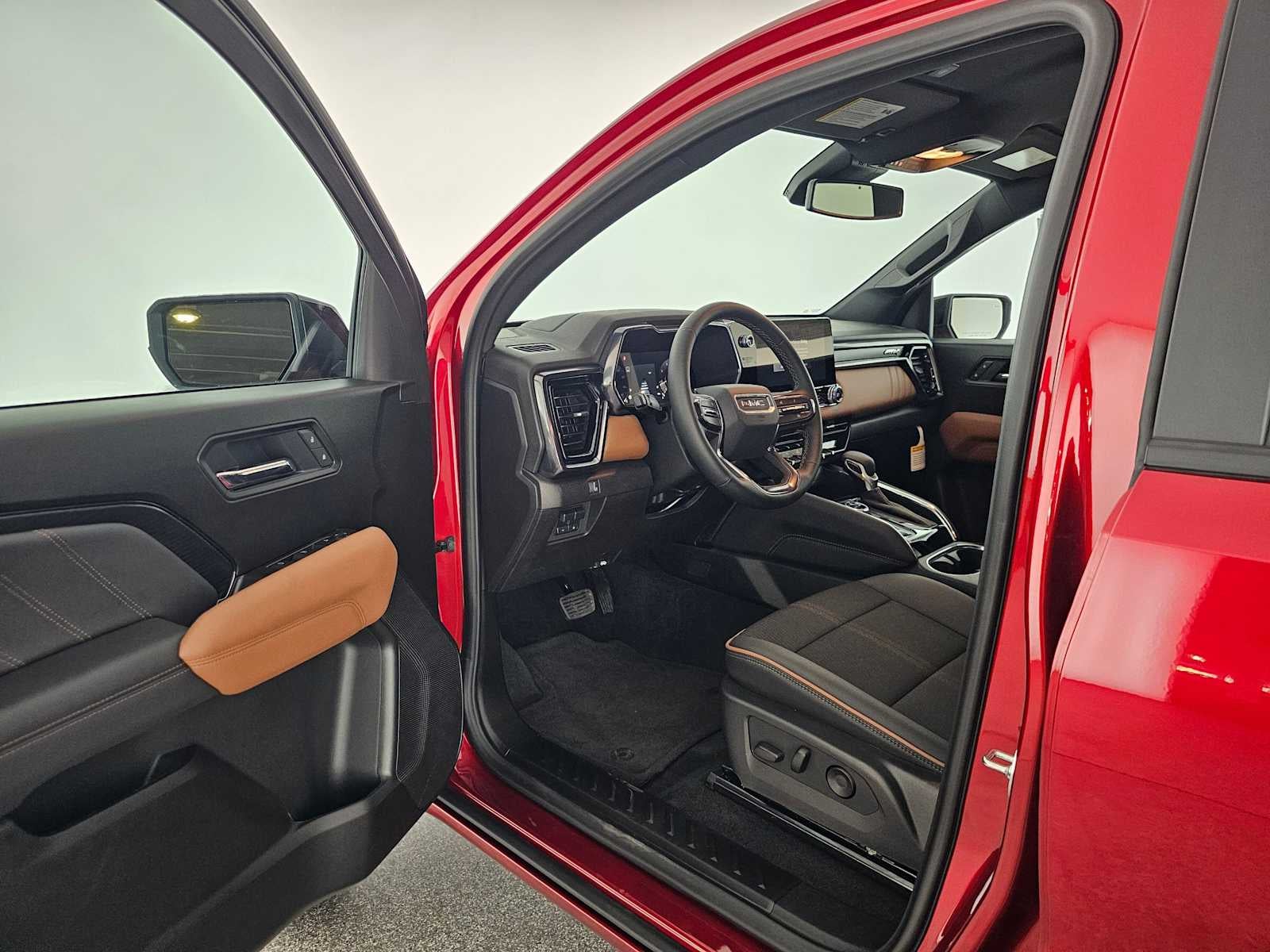 2025 GMC Canyon 4WD AT4