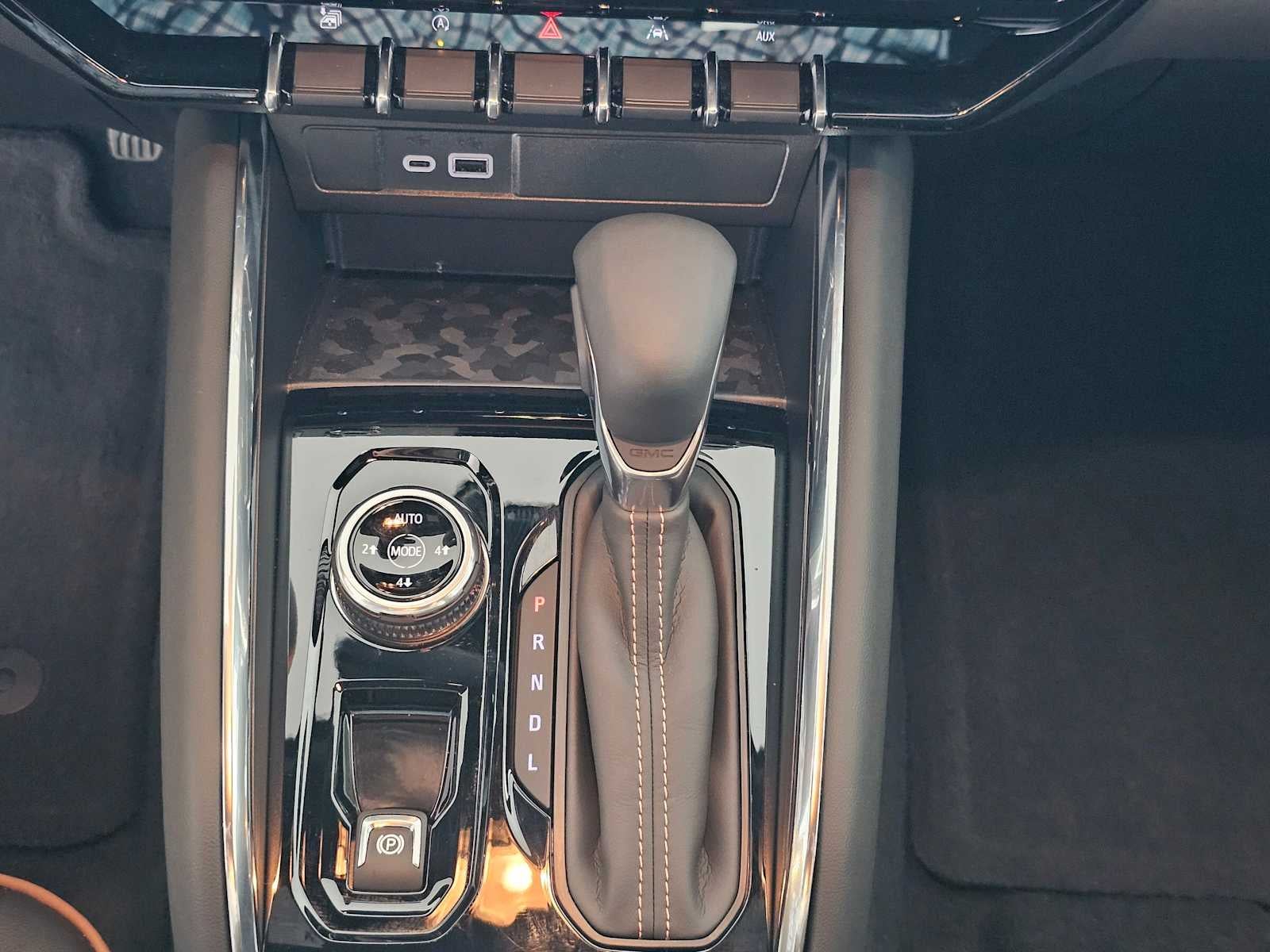 2025 GMC Canyon 4WD AT4