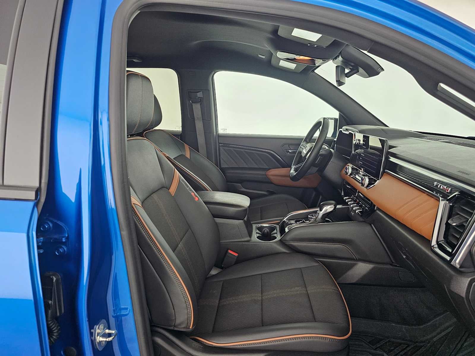 2023 GMC Canyon 4WD AT4