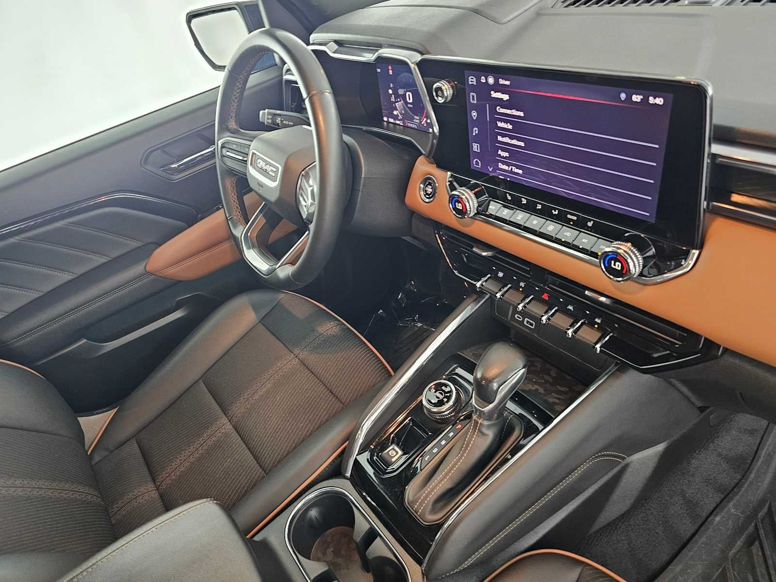 2023 GMC Canyon 4WD AT4