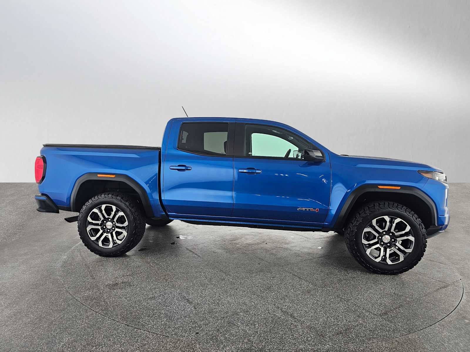 2023 GMC Canyon 4WD AT4