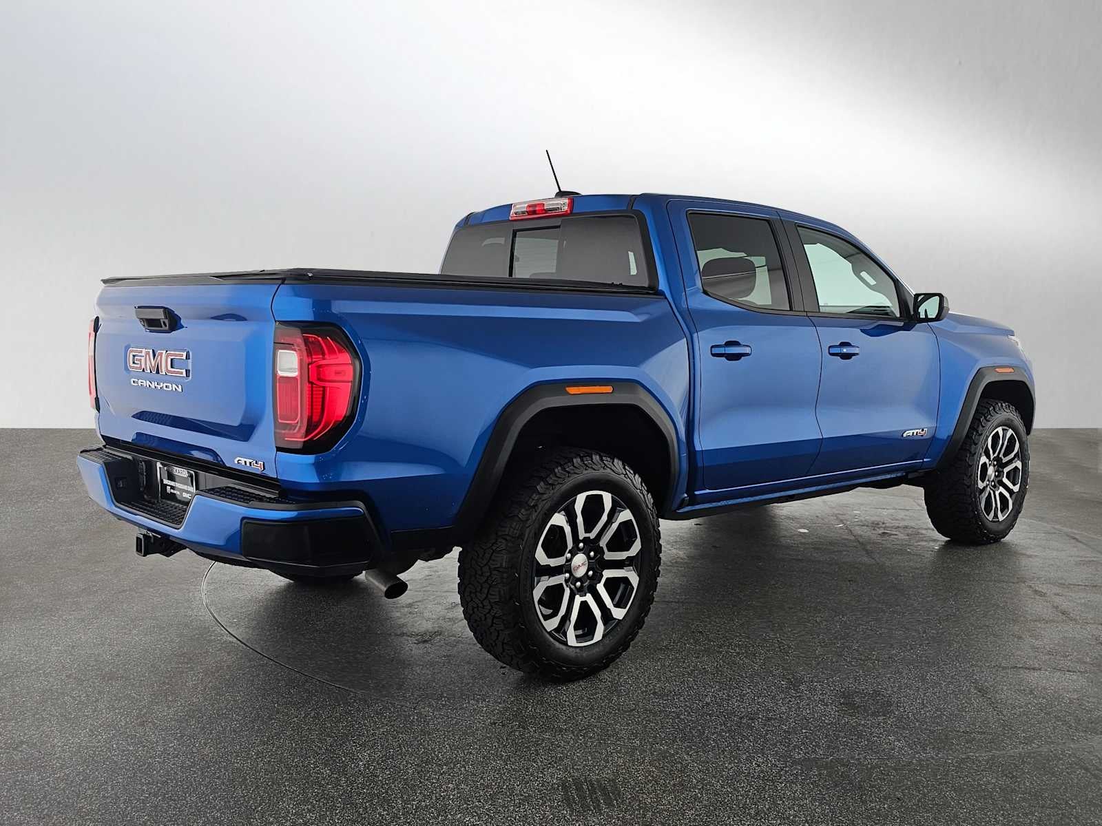 2023 GMC Canyon 4WD AT4