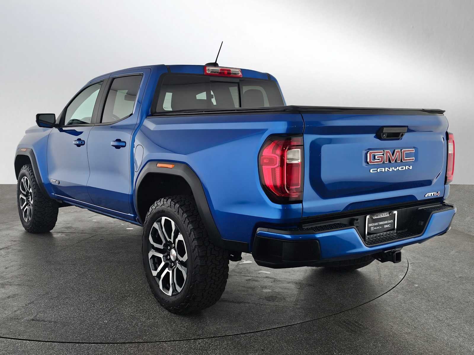 2023 GMC Canyon 4WD AT4