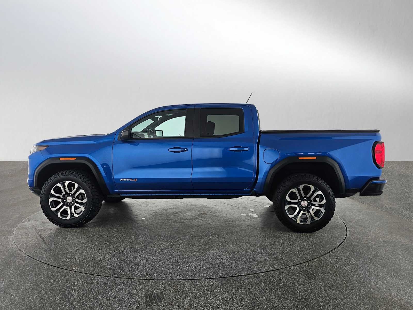 2023 GMC Canyon 4WD AT4