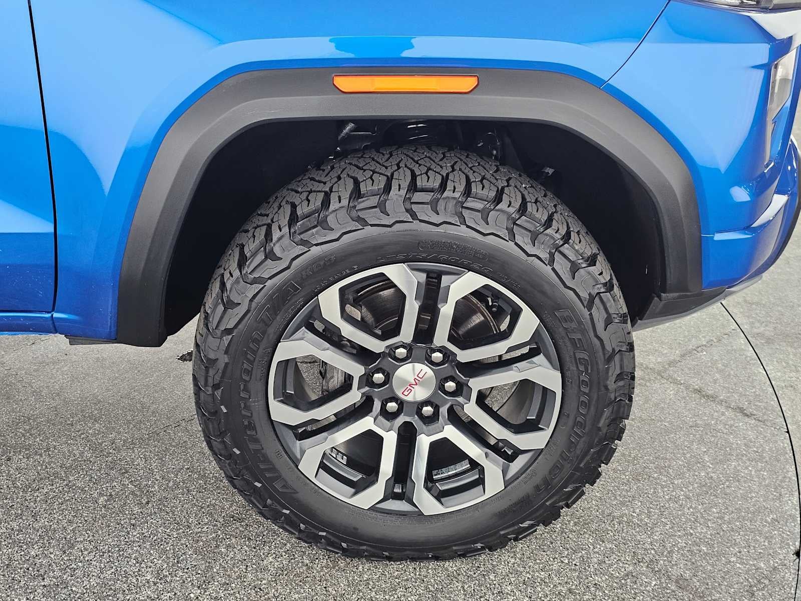 2023 GMC Canyon 4WD AT4