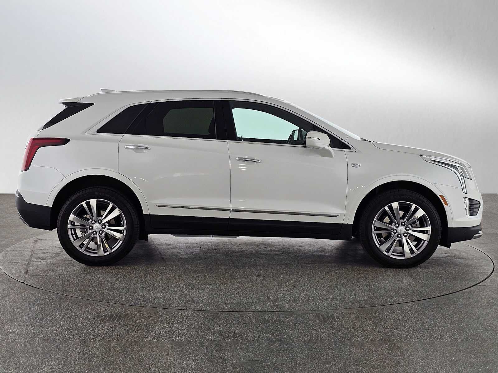2023 Cadillac XT5 FWD Premium Luxury