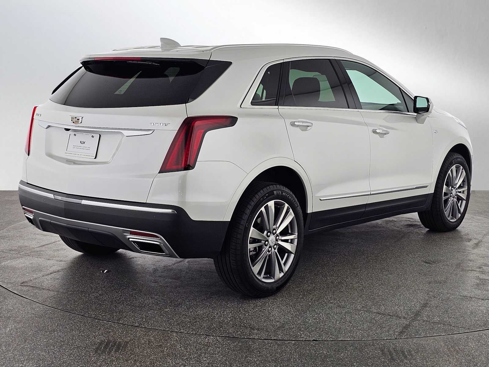 2023 Cadillac XT5 FWD Premium Luxury